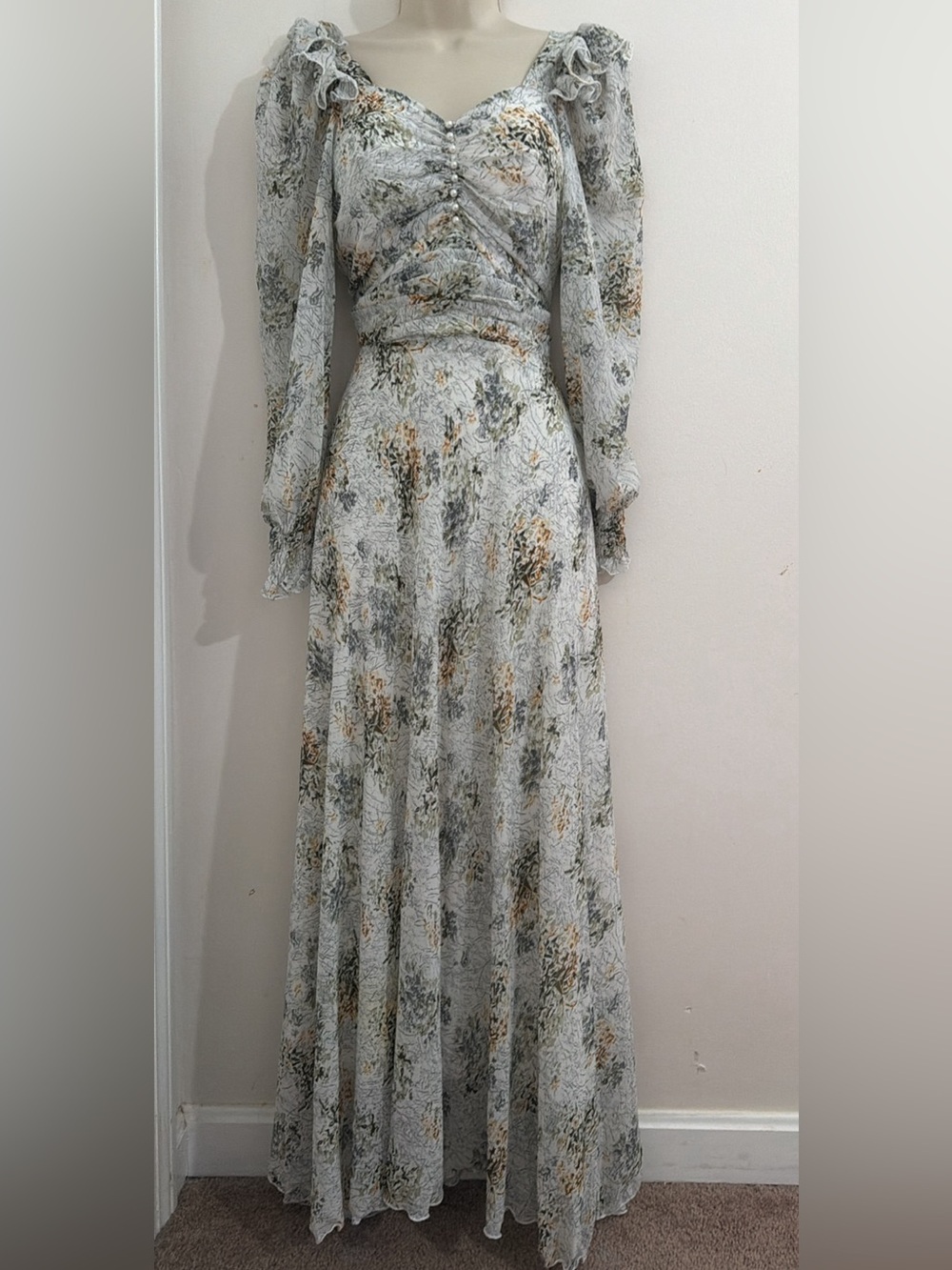 Floral Long Sleeve Maxi Dress in Sage and Cream can fit s and m